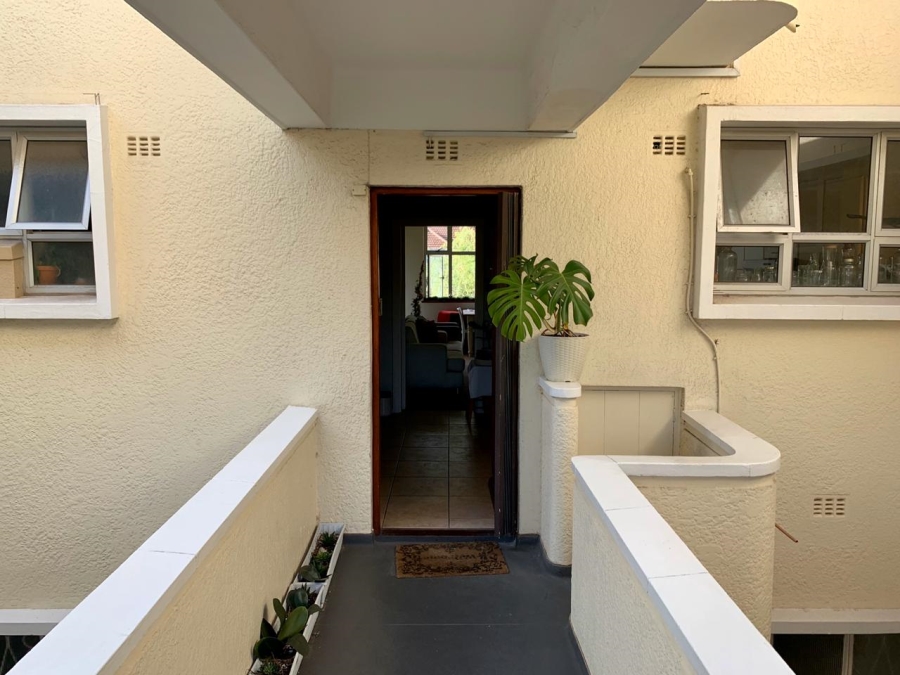 To Let 1 Bedroom Property for Rent in Rondebosch Village Western Cape